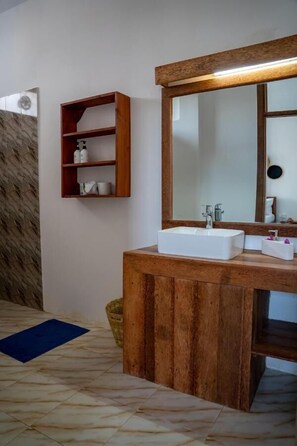 Deluxe Double Room | Bathroom - HABER HOTEL & SPA (Matemwe)