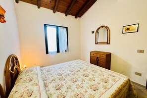1 Schlafzimmer, Bügeleisen/Bügelbrett