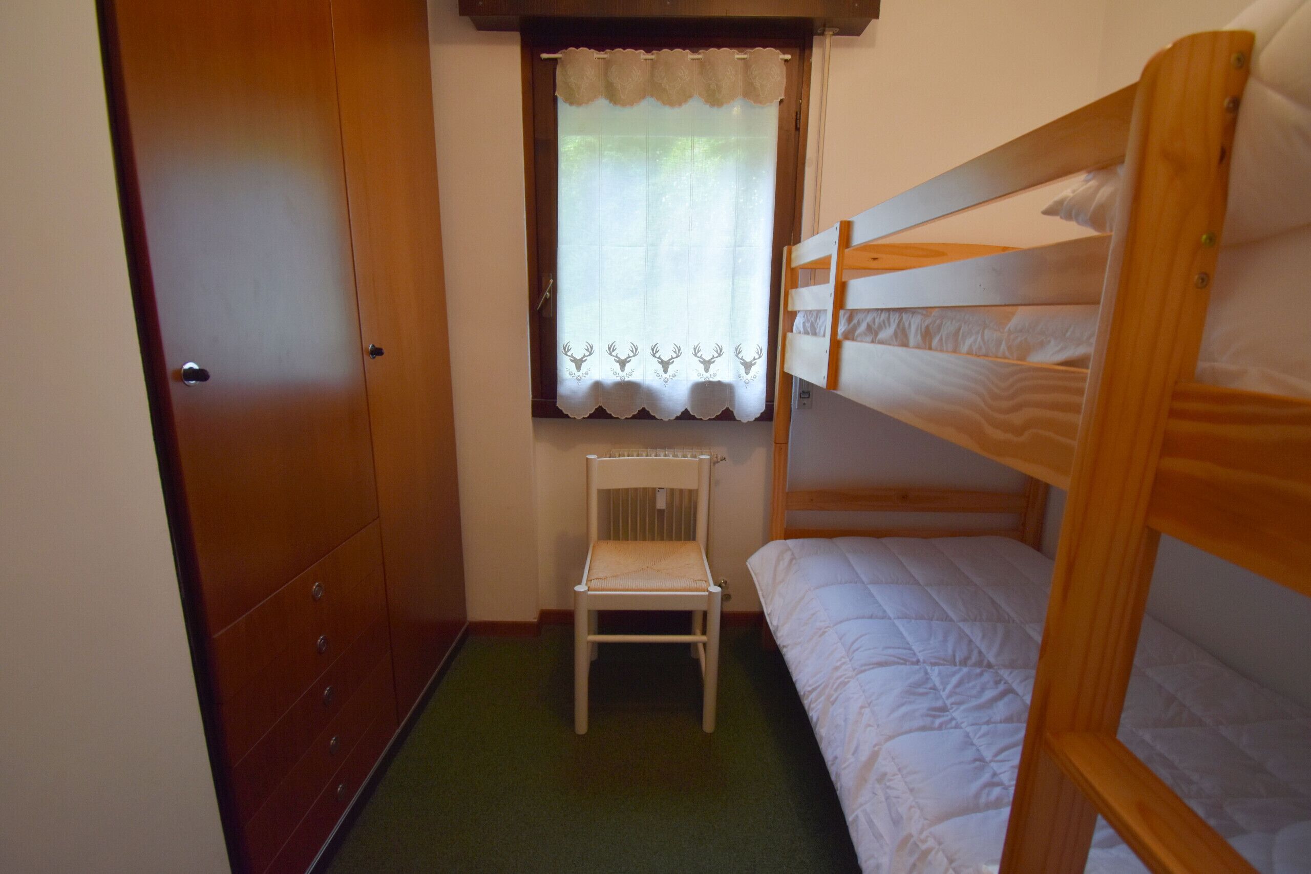 2 bedrooms, bed sheets