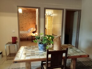 1 habitación, wifi y ropa de cama 