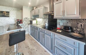 Réfrigérateur, four, plaque de cuisson, lave-vaisselle