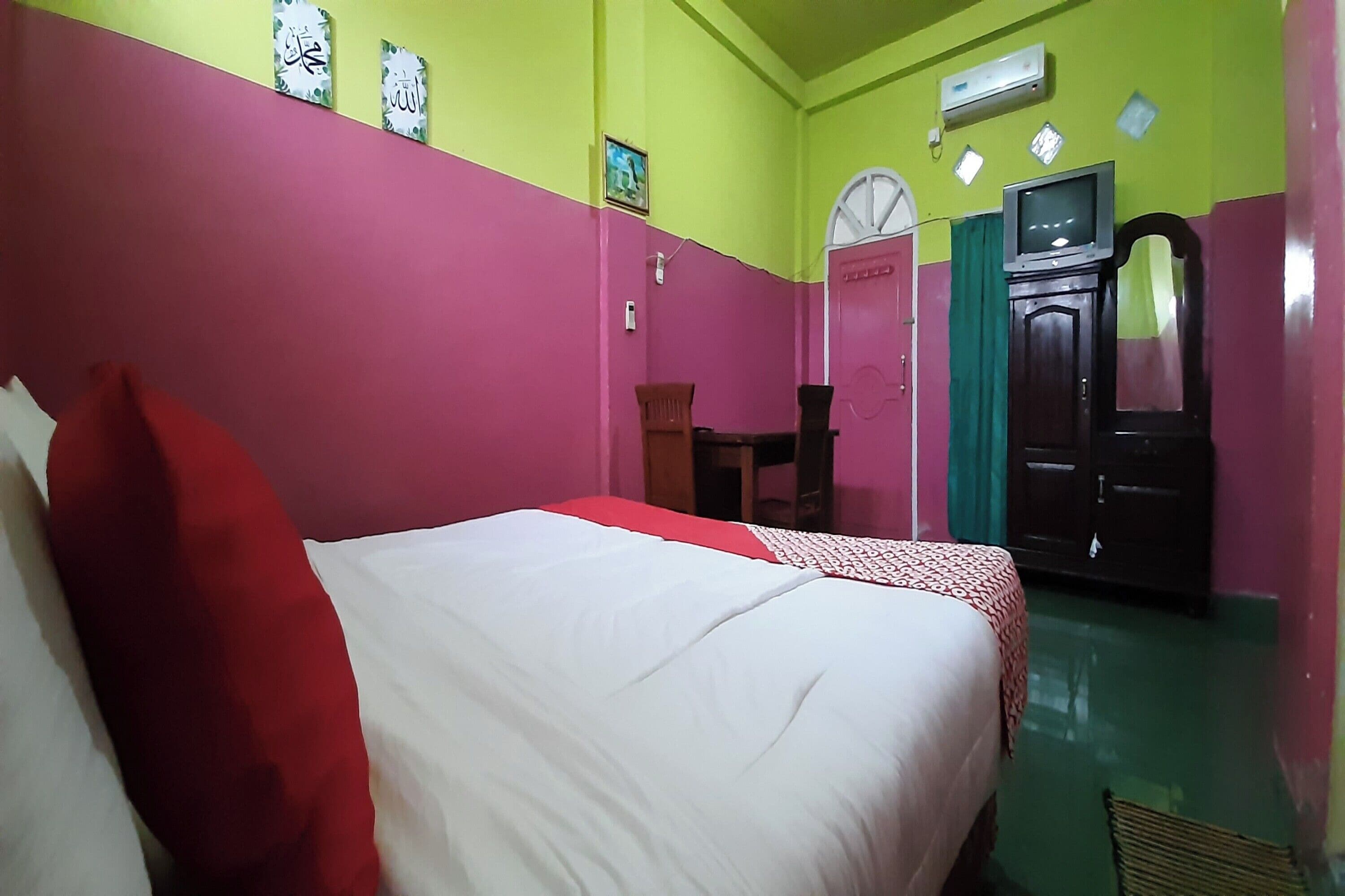 Kamar Double Standar | Wi-Fi gratis dan seprai linen