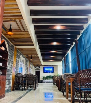 Restaurant - Himalayan Guest House (Pokhara)