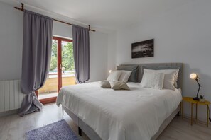 2 bedrooms, travel crib, free WiFi, bed sheets - Apartment with pool, garden, air conditioning, barbecue, children's playground (Sveti Lovrec)