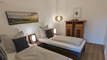 2 quartos, berço de viagem, Wi-Fi de cortesia, roupa de cama
