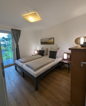 2 bedrooms, travel crib, free WiFi, bed sheets