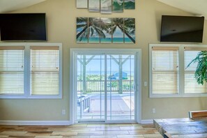 Interior - Your Slice of Heaven on Topsail Island (Topsail Beach)
