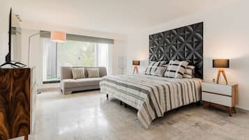 4 bedrooms, desk, WiFi, bed sheets