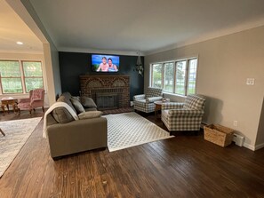 智能电视、壁炉