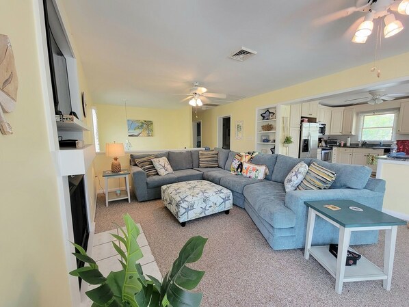 TV, fireplace, DVD player