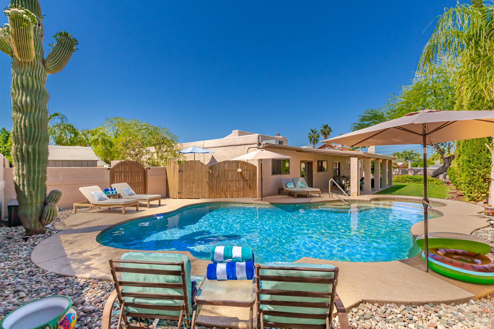 Southwest Villa 3/2 w/ pool and spa near Golf/hiking