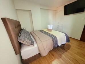 3 chambres, fer et planche à repasser, Wi-Fi gratuit, draps fournis