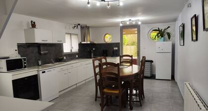 Maison en Campagne au Coeur D'une Exploitation MaraĂźchĂšre