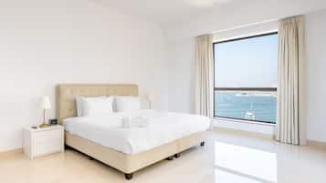 Exclusive-Apartment, 3 Schlafzimmer, Meerblick, Strandnähe | Zimmersafe, individuell dekoriert, individuell eingerichtet