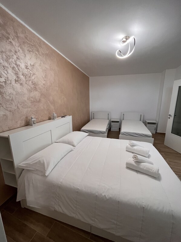 1 bedroom, WiFi, bed sheets