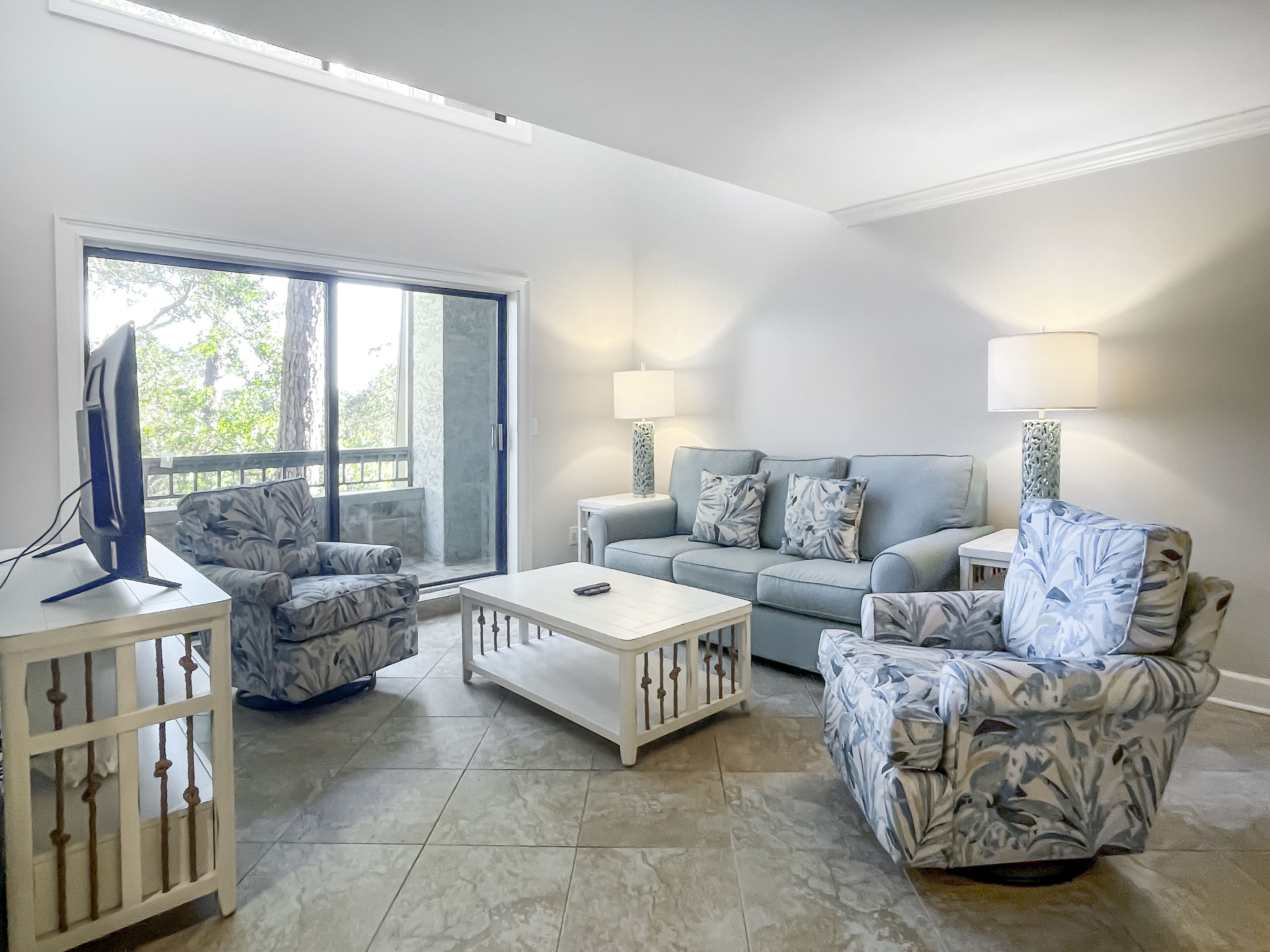 Updated 2-story Villa, Sleeps 8 in the heart of Harbour Town
