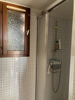 Hair dryer - Atemberaubender Meerblick mit Großer Terrasse (Fleury)