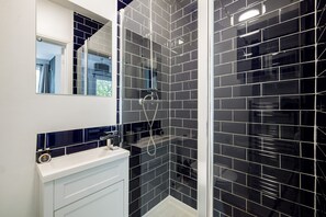 Departamento | Baño | Amenidades de baño gratuitas, secadora de cabello, toallas, jabón 