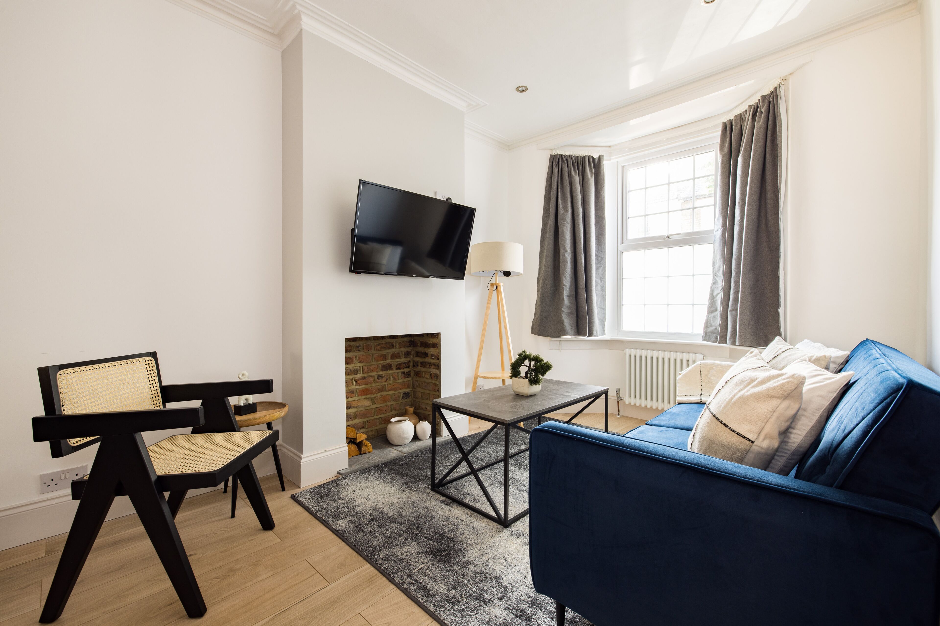 Appartement | Woonruimte | Een 37-inch televisie met kabelzenders, Netflix en streamingdiensten