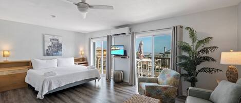 Tabla de planchar con plancha, wifi gratis, ropa de cama