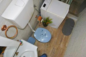 Dusche, Haartrockner, Bidet, Handtücher