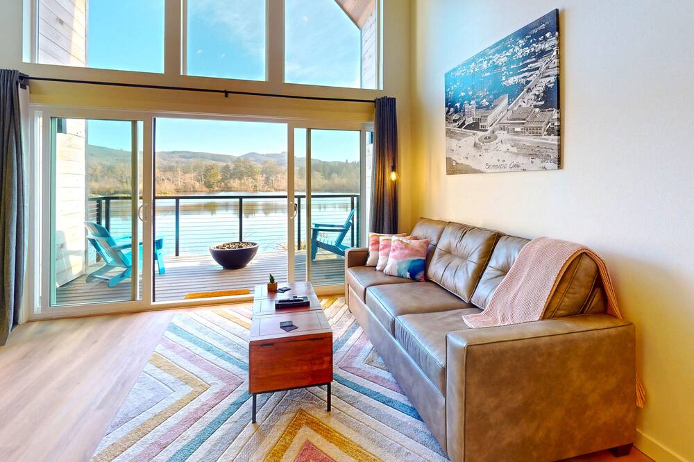 The Commons Pond View Assignment 2
