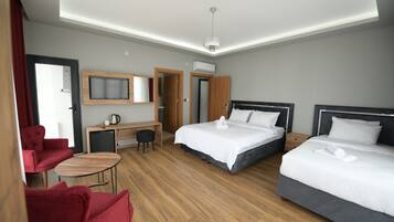 Egyptian cotton sheets, premium bedding, minibar, desk