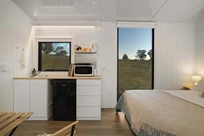 1 bedroom, bed sheets - The High Country Views Escape by Tiny Away (Table Top)