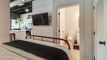 Desk, iron/ironing board, WiFi, bed sheets