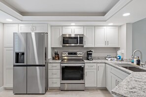 Fridge, microwave, oven, stovetop - Loggerhead 261- Gorgeous Two Bedroom Condo with Fantastic Amenities (Sanibel)