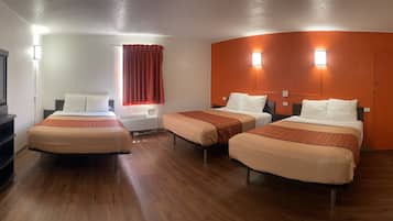Deluxe Triple Room | Peralatan tempat tidur premium, dihias secara berasingan