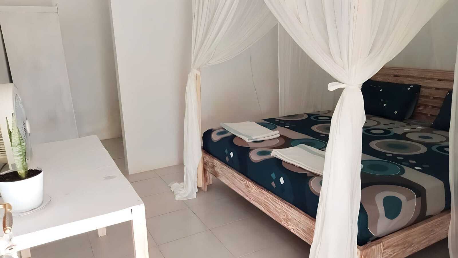 Superior Room | Desk