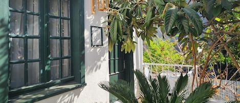 Deluxe Oda Balkonlu-Bahçe Manzarali (Ofiousa) | Egyptinpuuvillaiset lakanat, ylelliset vuodevaatteet