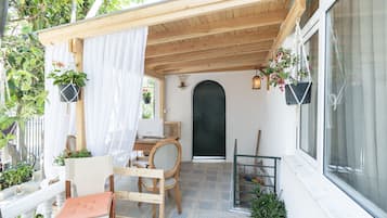 ฝ่ายต้อนรับ