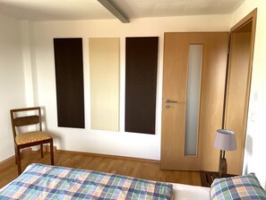 2 Schlafzimmer, Schreibtisch, kostenloses WLAN, Bettwäsche