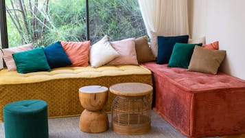 Suiteness | Living area