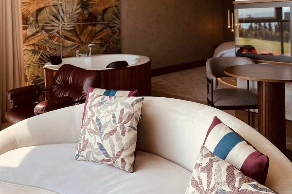 Premium Suite | Living area