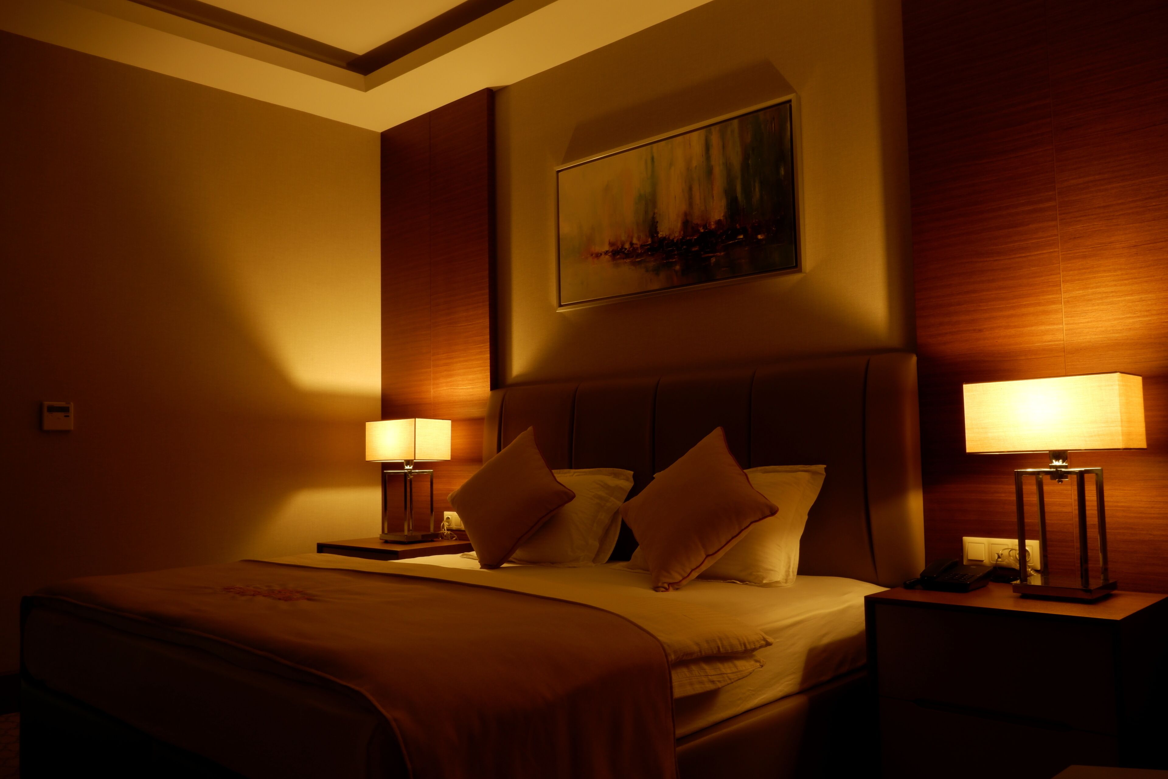 Deluxe Room | Minibar, in-room safe, desk, soundproofing