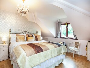 4 bedrooms, free WiFi, bed sheets