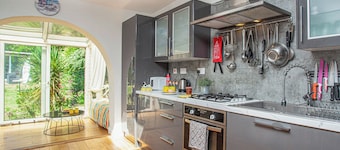 2 bedroom accommodation in Teignmouth