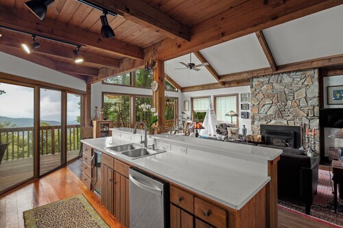 4Bed/4Bath Mountain Retreat in Wolf Laurel CC with 60-mile views. 