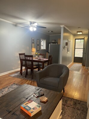 Interior - Fantastic Condo in Fairfield Bay minutes from Beautiful Greer's Ferry Lake!!! (Fairfield Bay)