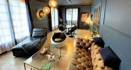 Le jardin des poetes villa de charme avec spa exterieur en centre ville