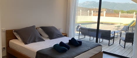 6 室のベッドルーム、WiFi、ベッドシーツ