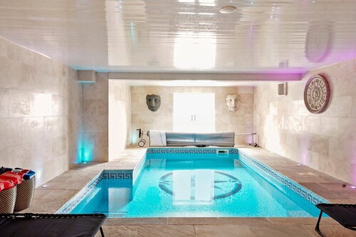 Stunning Coastal Retreat - Indoor Pool - Sauna