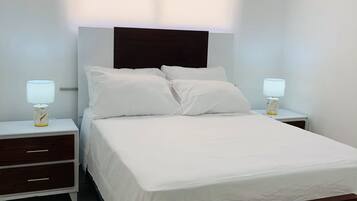 3 bedrooms, iron/ironing board, free WiFi