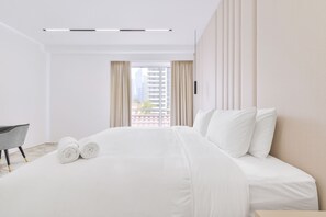 Luxury Apartment, 1 Bedroom, Balcony | 1 bedroom, in-room safe, blackout curtains, soundproofing - Stunning 1BR in Bahar near JBR Beach (Dubai)