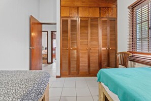 4 soverom, wi-fi (inkludert) og sengetøy