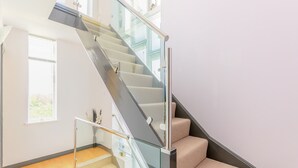 Interior - 4 bedroom accommodation in Elmer (Elmer)