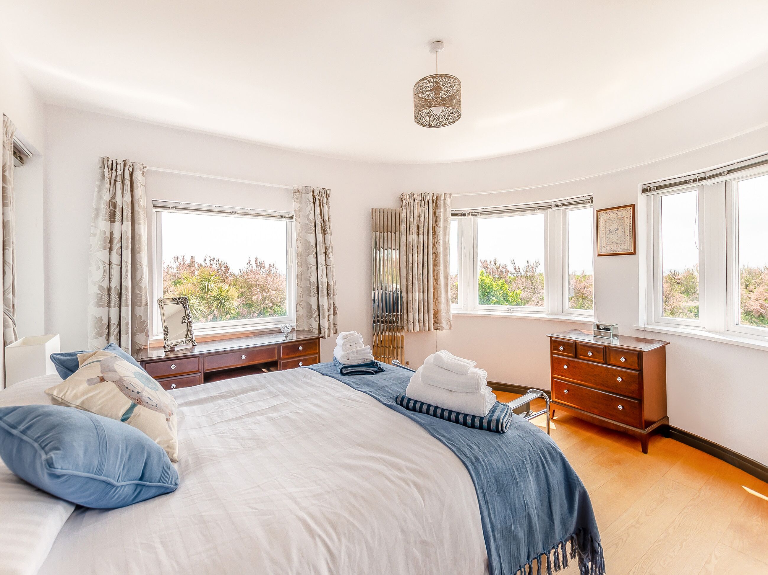 4 bedrooms, free WiFi, bed sheets
